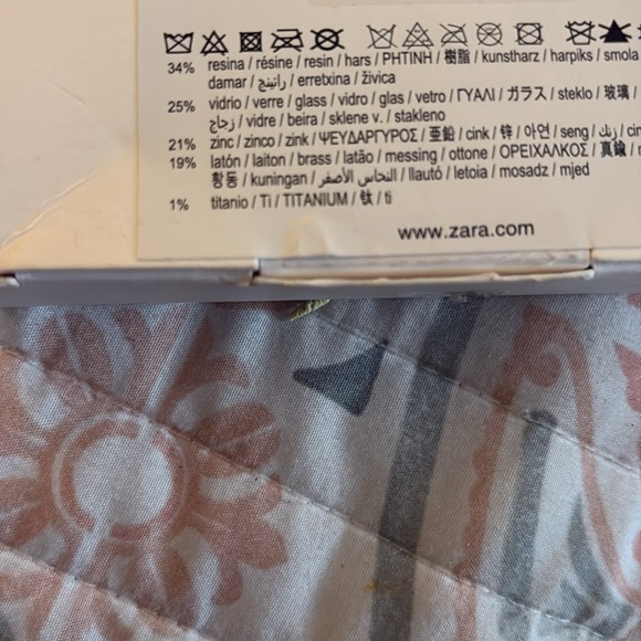 Nwt- zara- rhinestone heart earrings (matching necklace available) - Picture 4 of 5